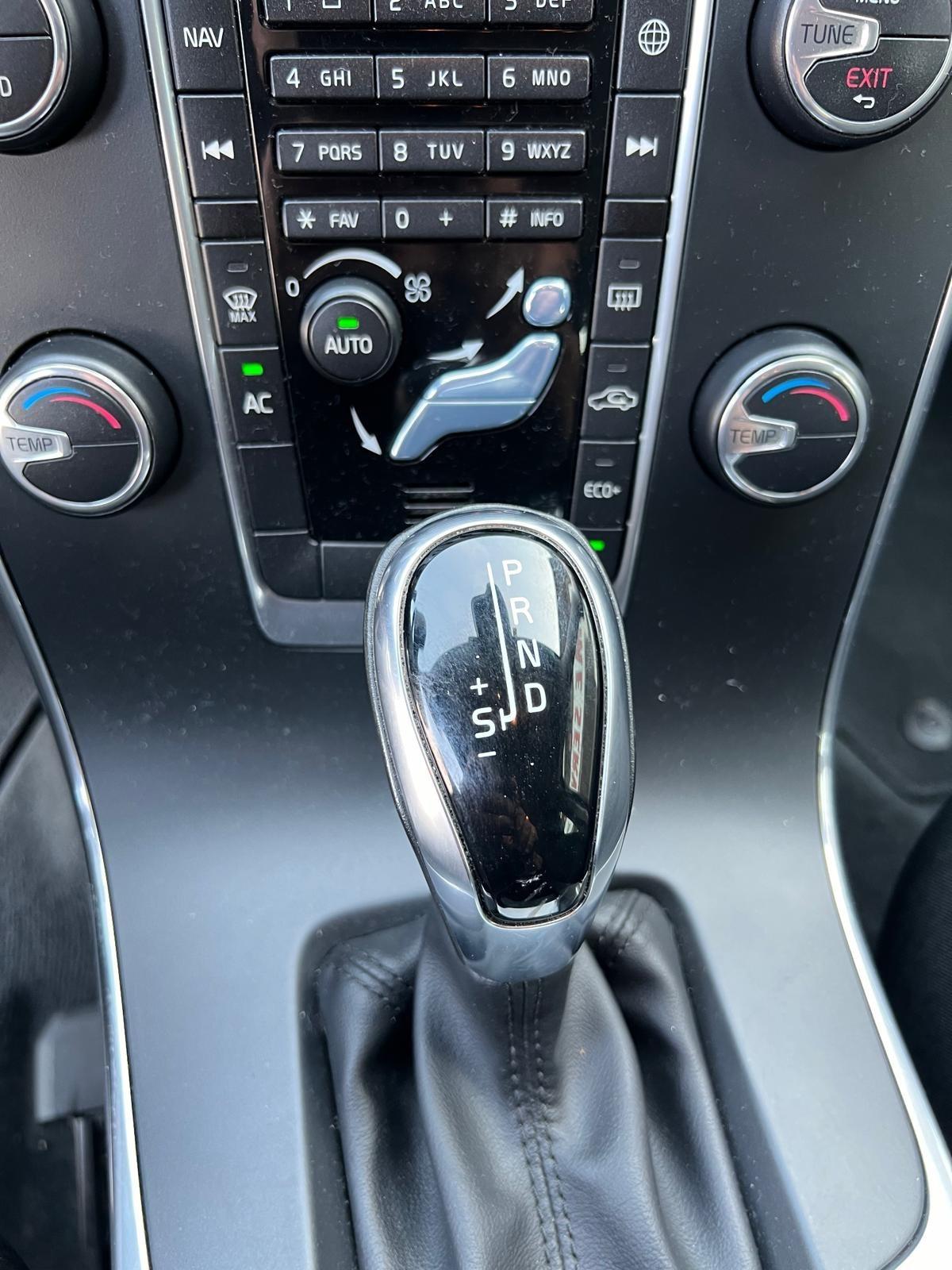 Volvo V60 D2 Geartronic Business 2.0 DIESEL ANNO 2018