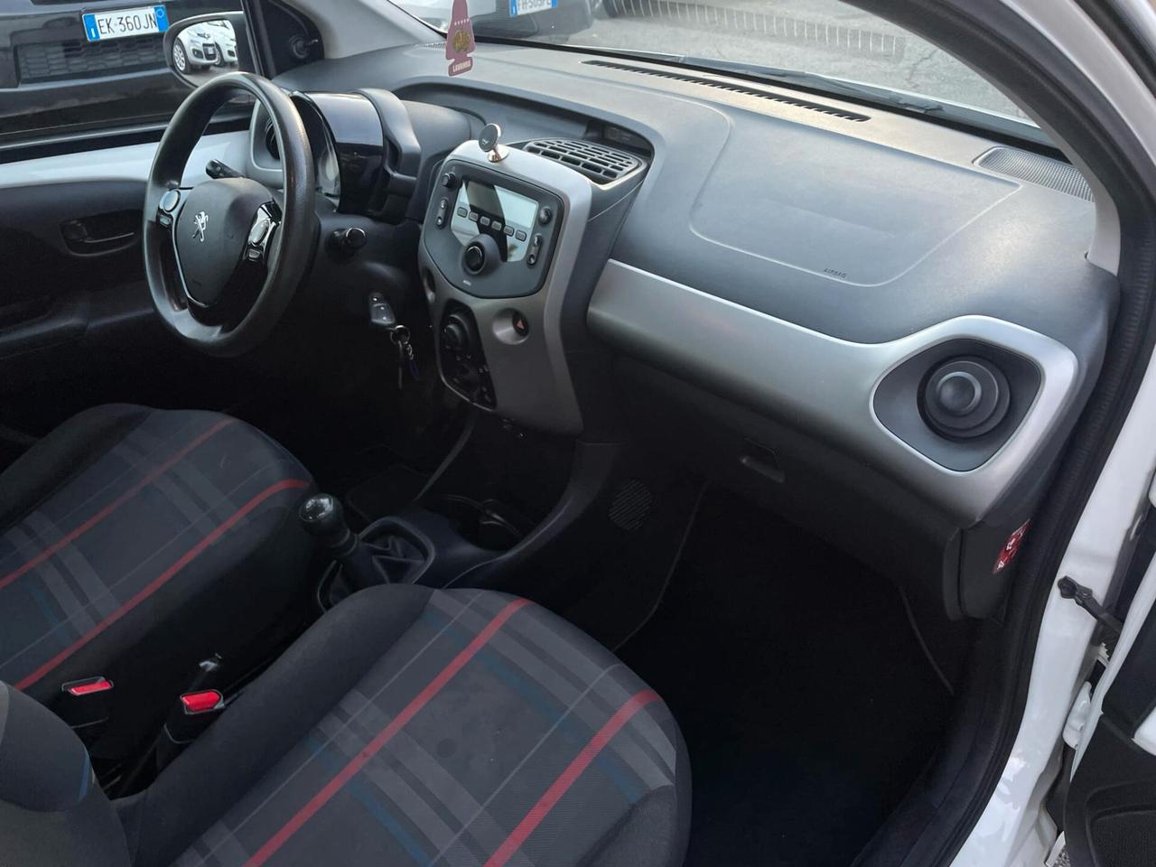 Peugeot 108 VTi 68 5 porte Allure E6 NEOPATENTATI