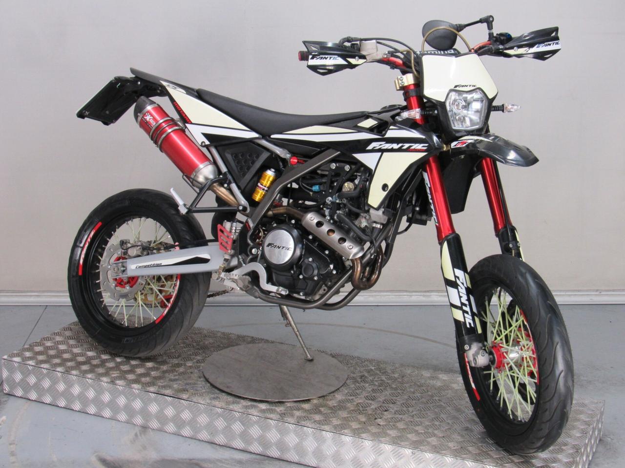 Fantic Motor Motard 125 COMPETITION 11 KW PATENTE A1 E B