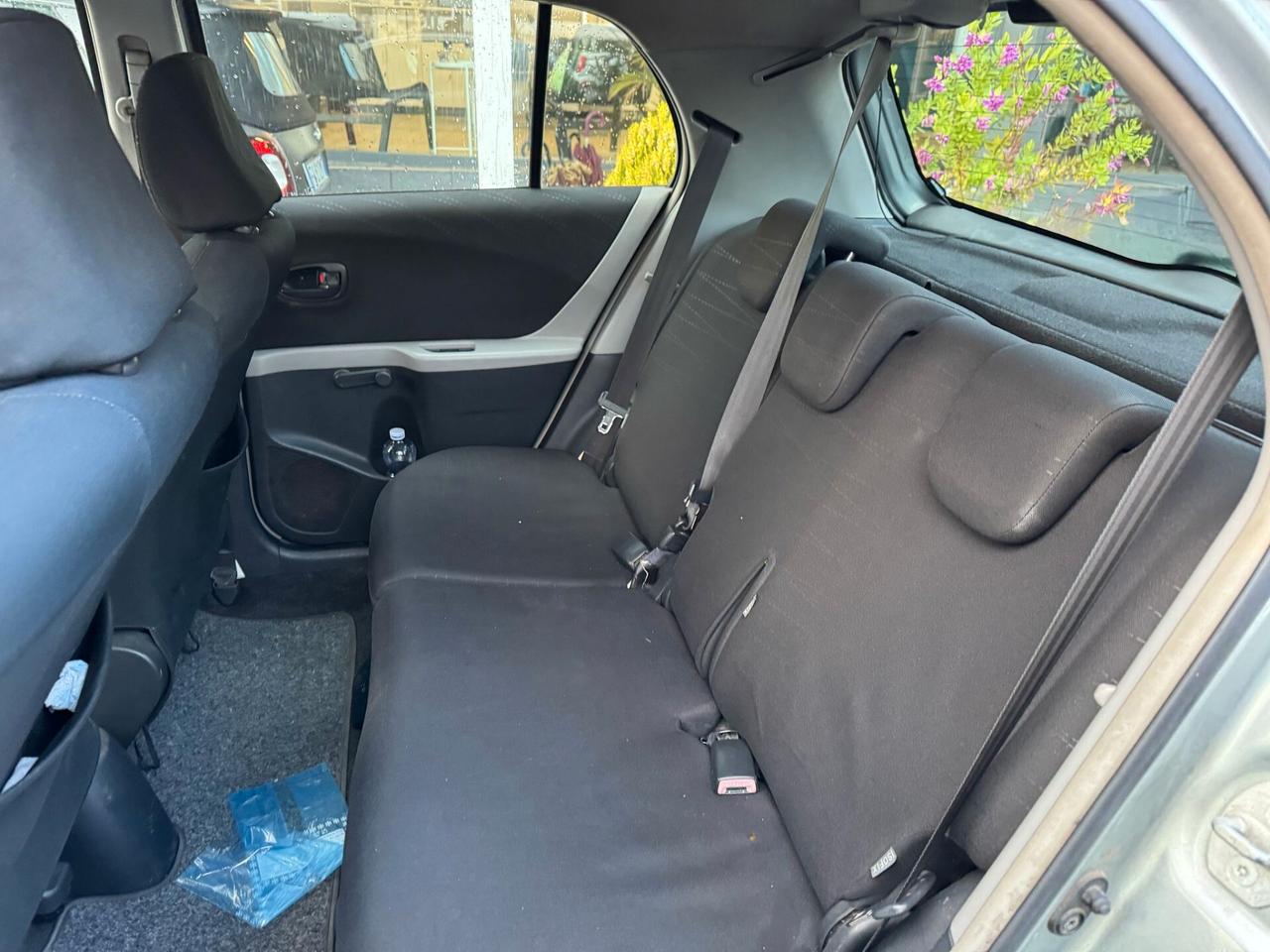 Toyota Yaris 1.0 5 porte