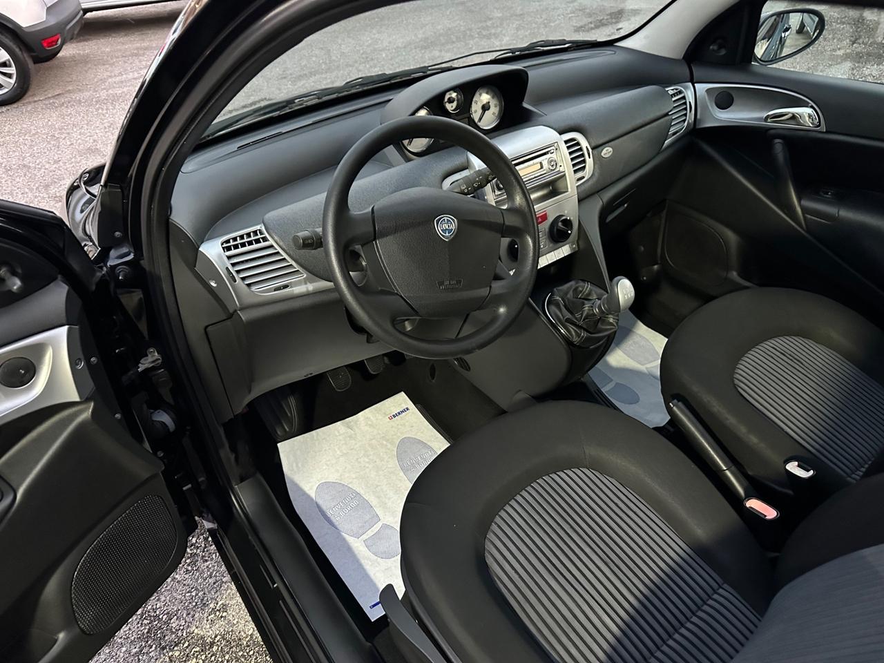 Lancia Ypsilon y 2008