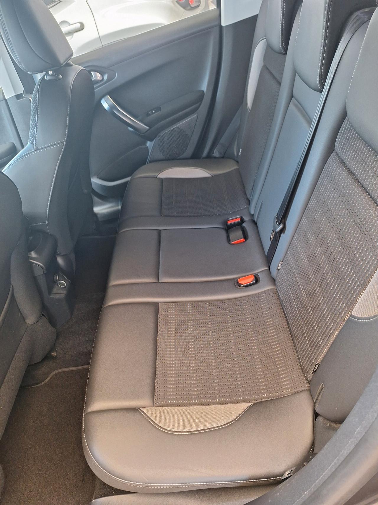 Peugeot 2008 BlueHDi 100 Allure