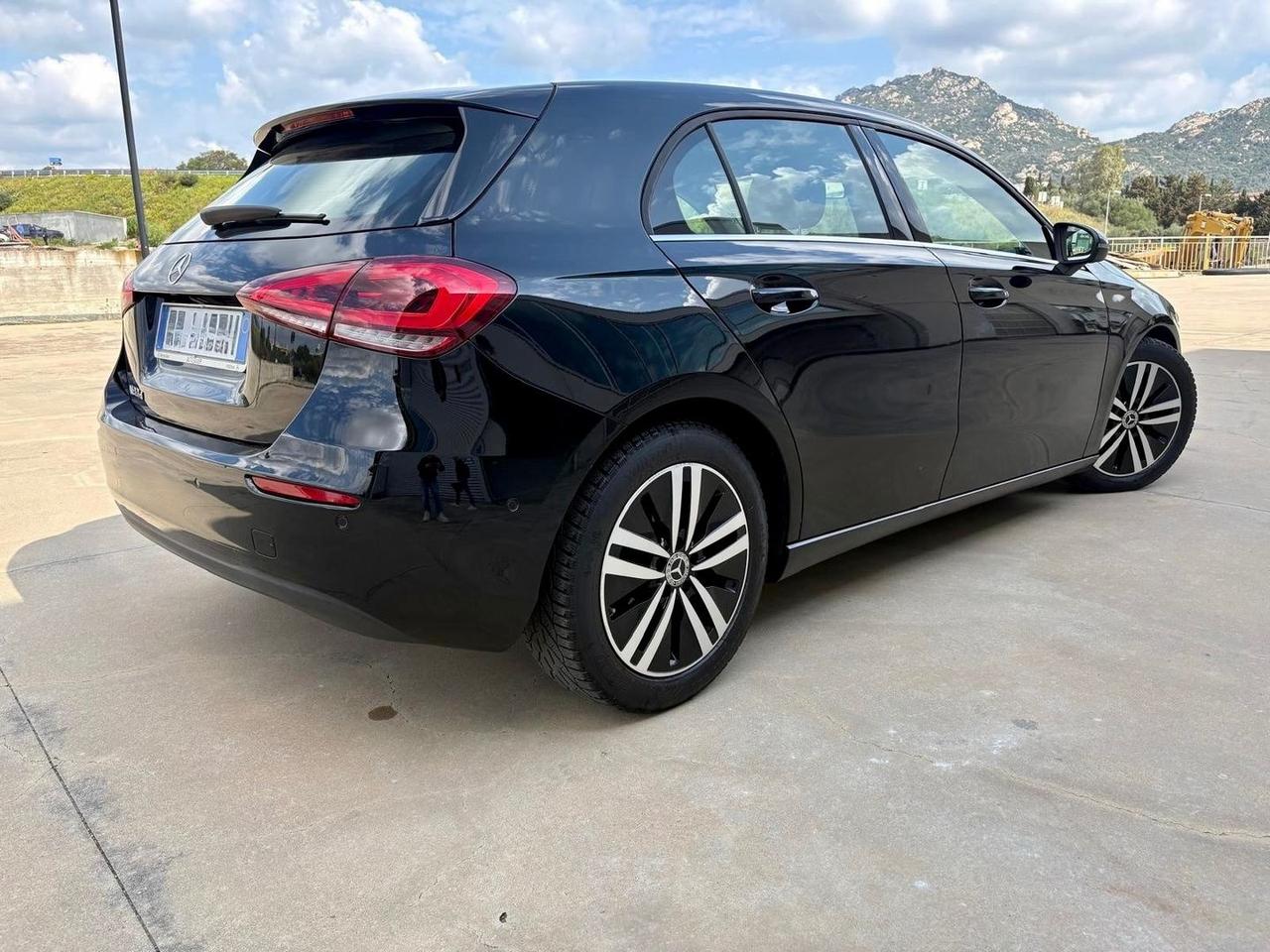 Mercedes-Benz A 180 D Sport Night Edition #10010