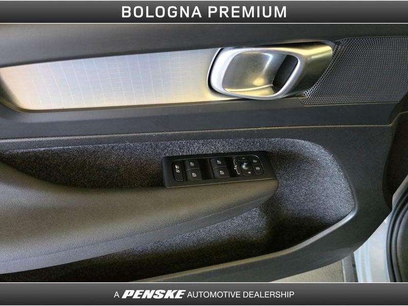 Volvo XC40 XC40 B3 automatico Core