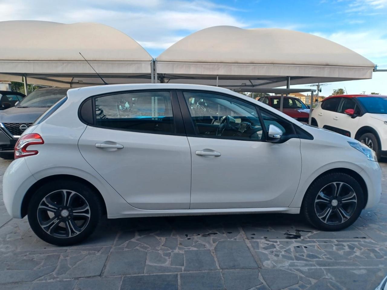 Peugeot 208 PureTech 82 5 porte Allure