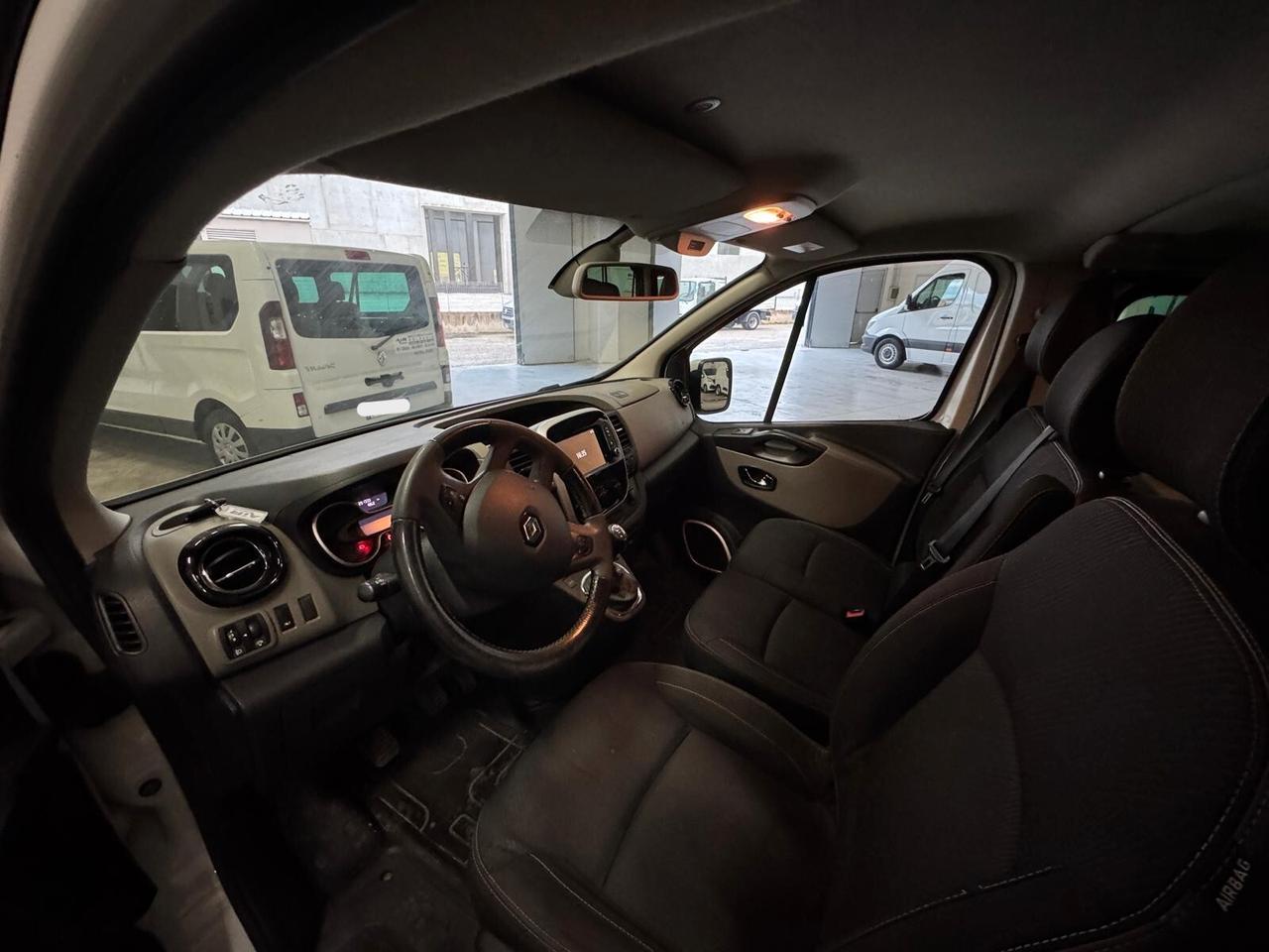 Renault 9 Posti – Anno 2018 – Ottimo stato, pronta all'uso