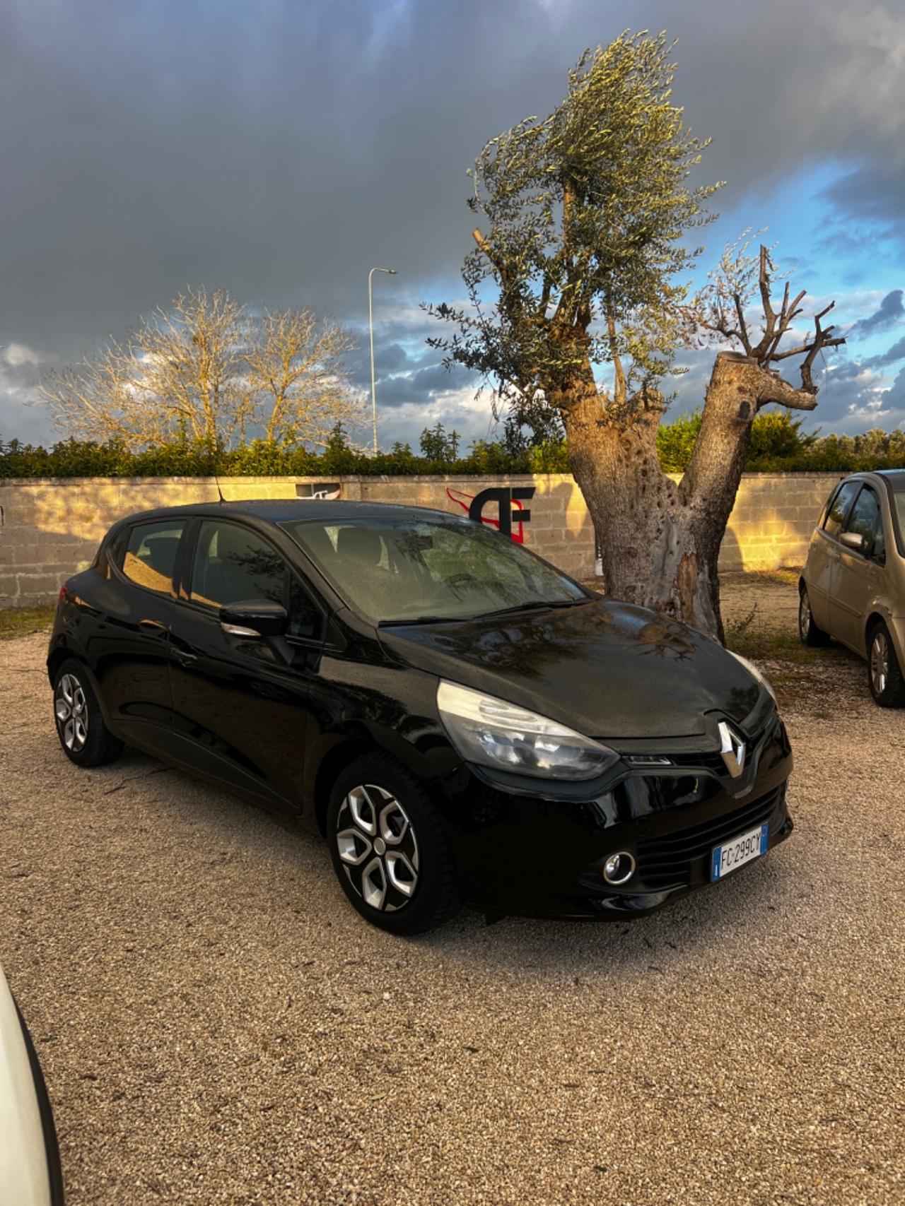 Renault Clio dCi 8V 75CV Start&Stop 5 porte km 80000 ufficiali !!