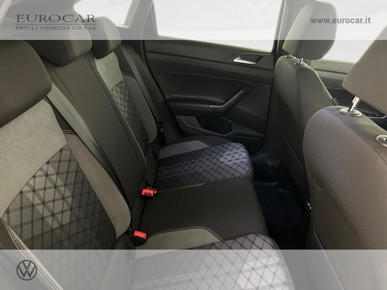 Volkswagen Taigo 1.0 tsi r-line 110cv