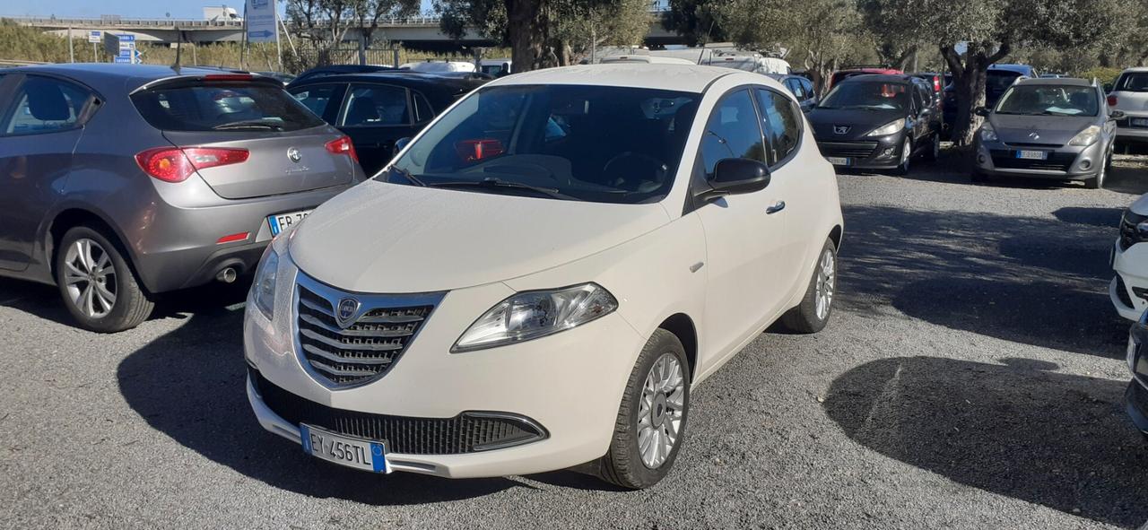 LANCIA YPSILON 2015 - 1.2 BENZINA OK NEOP. LB AUTOMOBILI