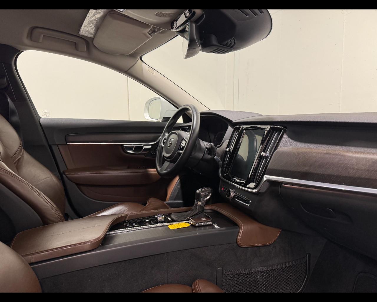 VOLVO V90 CROSS COUNTRY 2.0 D5 PRO GEARTRONIC