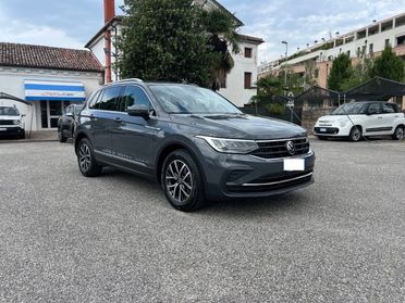 VOLKSWAGEN Tiguan 2.0 TDI SCR Life 1 PROPRIETARIO KM TAGLIANDATI