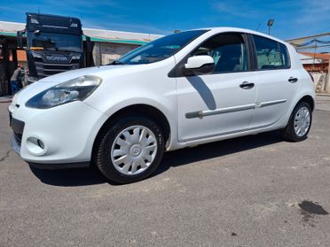 Renault Clio 1.2 16V.-5 Porte-NAVIGATORE-