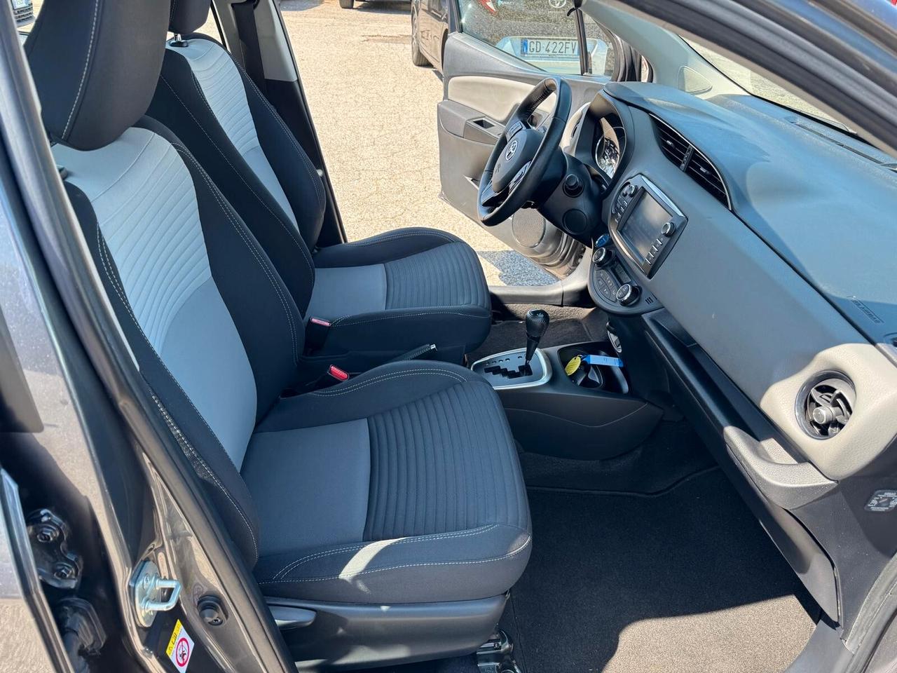 Toyota Yaris 1.5 Hybrid 5 porte Cool PREZZO REALE