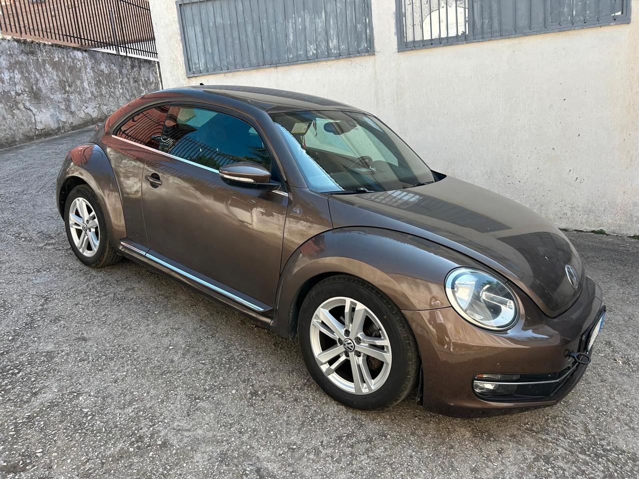 Volkswagen Maggiolino 2.0cc diesel(PRIVATO)-2012