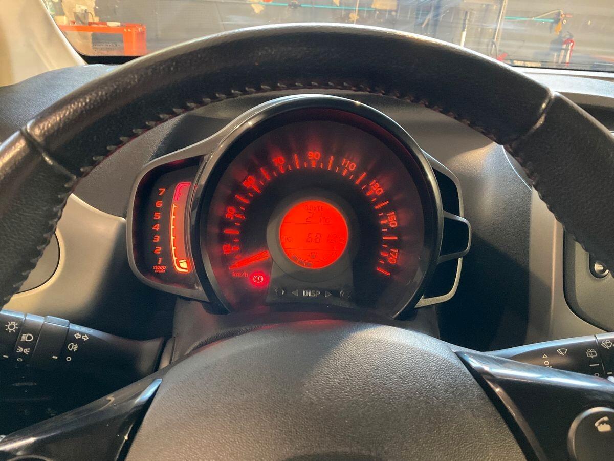 Toyota Aygo 1.0 VVT-i 69 CV 5 porte x-cool TSS