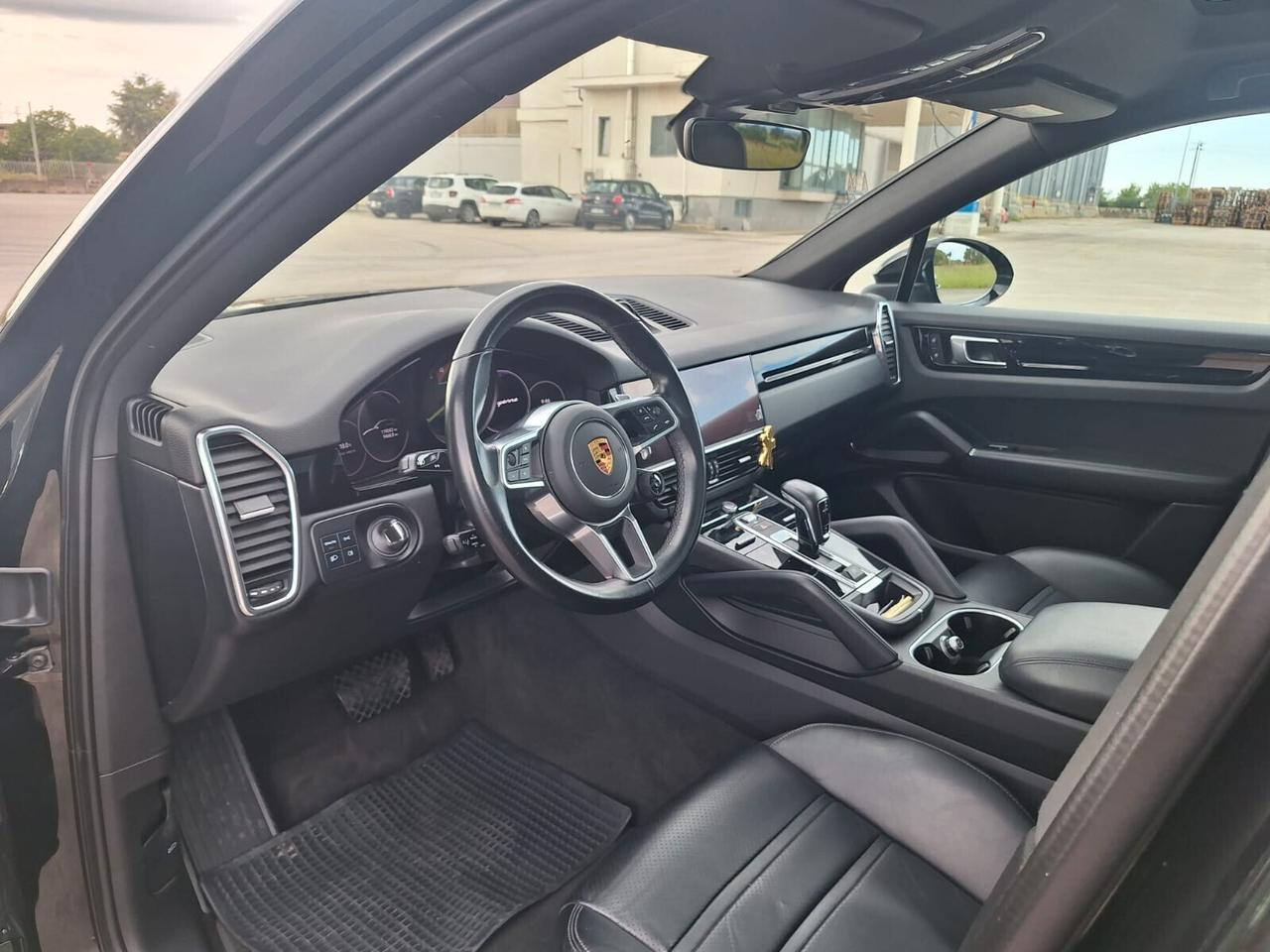 Porsche Cayenne 3.0 V6 E-Hybrid-BENZINA