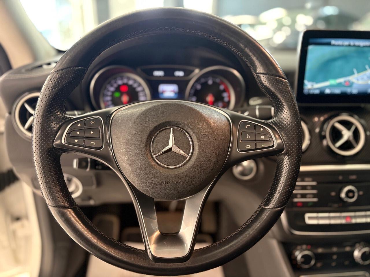 Mercedes-benz CLA 200 d 4Matic Automatic Premium (EDITION)