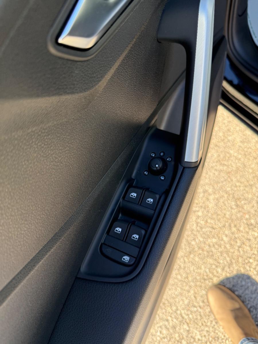 AUDI - Q2 - 30 TDI S tronic Business