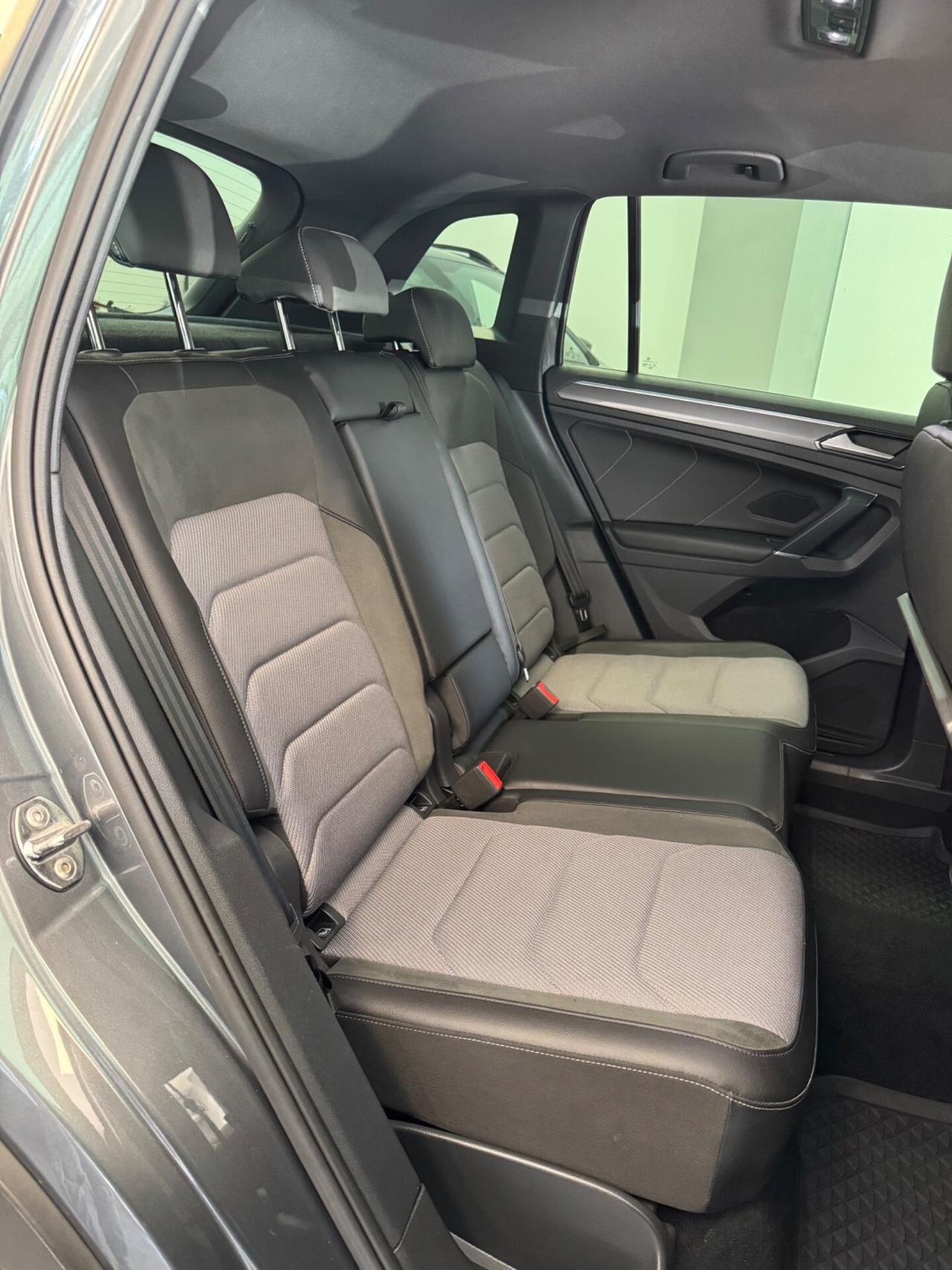 Volkswagen Tiguan 2.0 BiTDI 240 Cv DSG 4MOTION R-Line