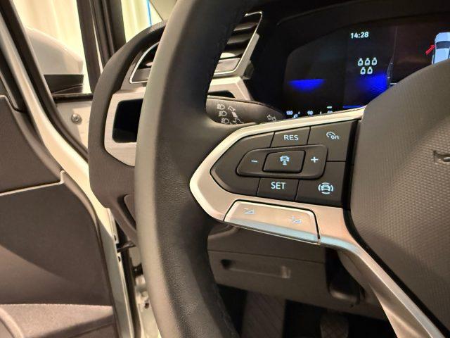 VOLKSWAGEN Touran 1.5 TSI Business Navi 7P DAB+ ACC App Connect