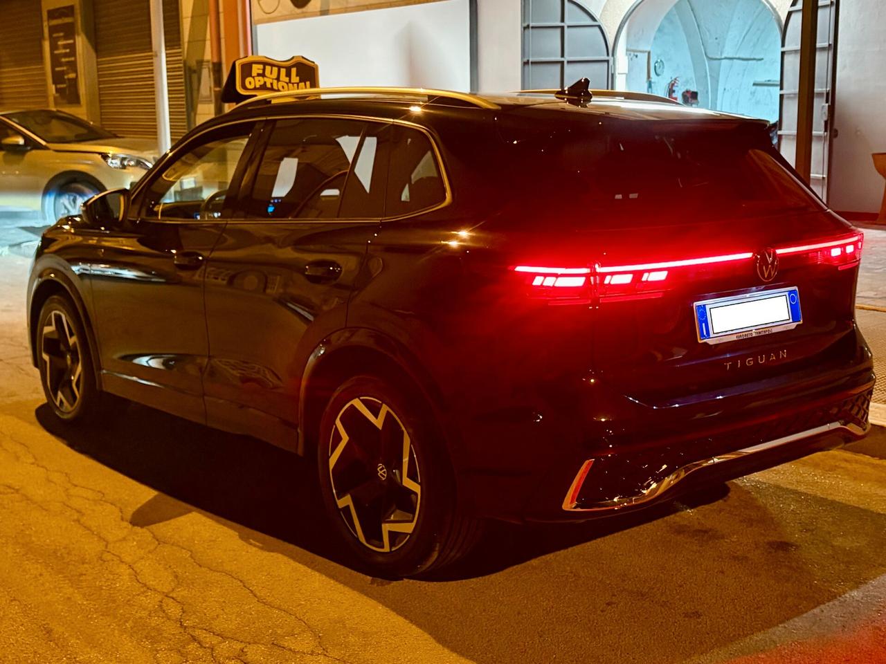 Volkswagen Tiguan 2.0 TDI 150 CV "DSG-R-LINE-15.000KM"-'24