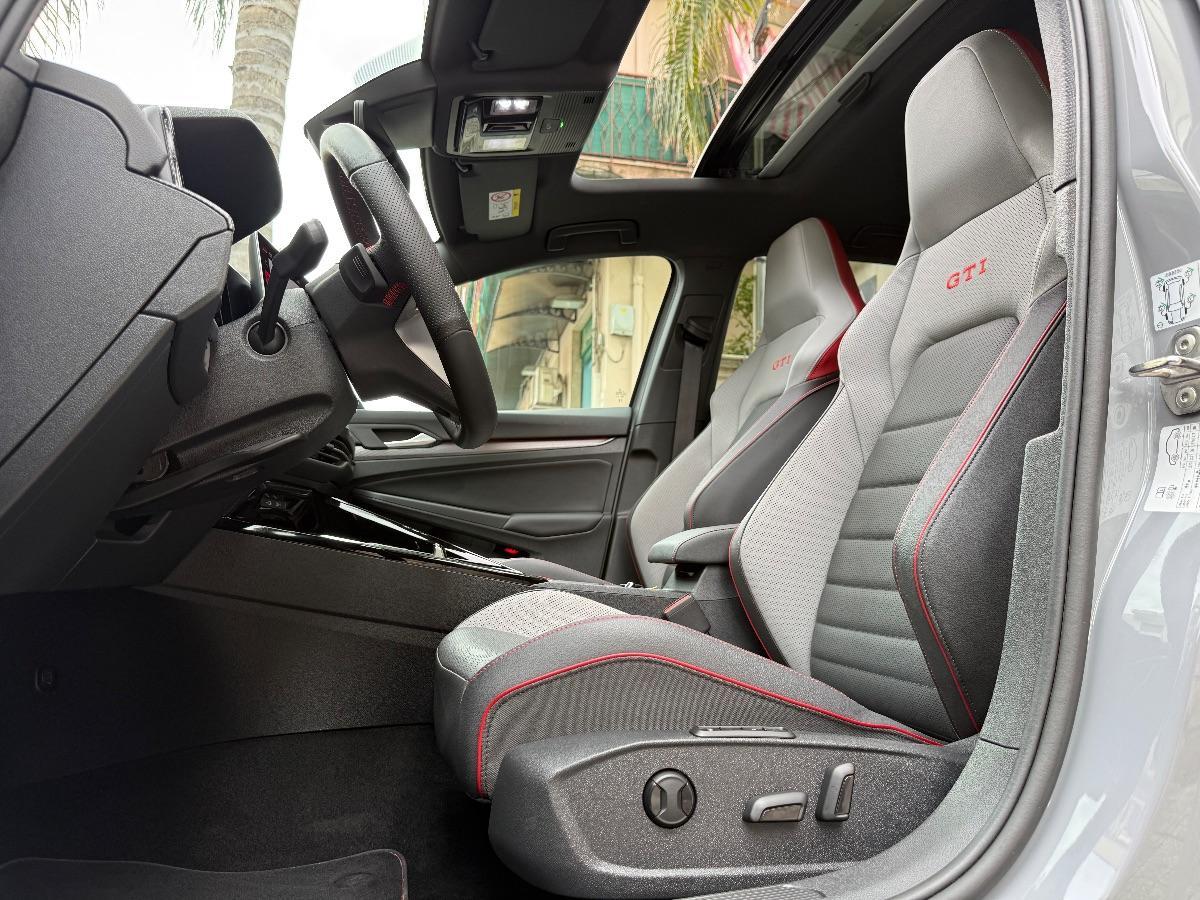 New Volkswagen Golf 8.5 GTI 2.0 TSI 265 CV