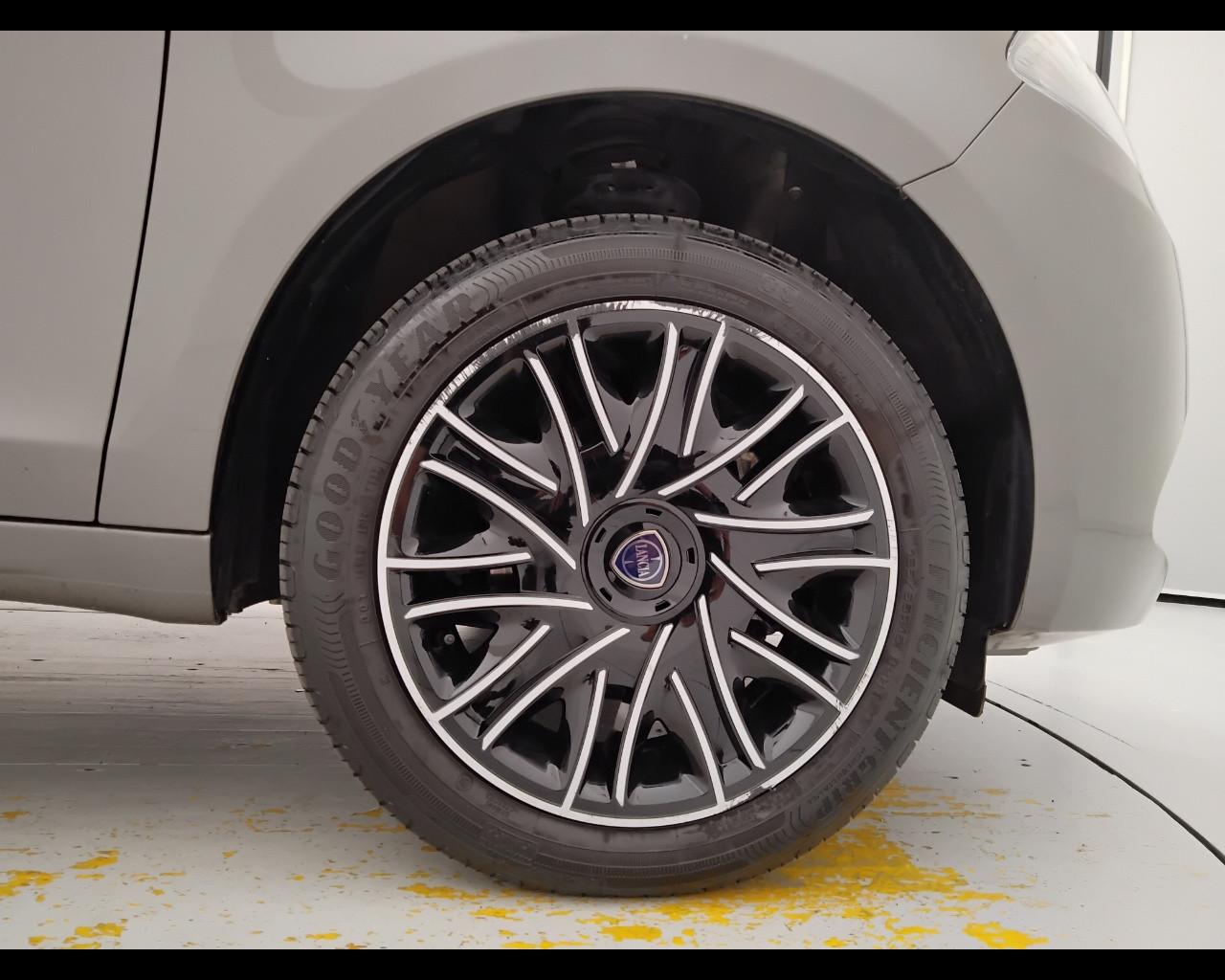LANCIA Ypsilon III 2021 - Ypsilon 1.0 firefly hybrid Gold s&s 70cv