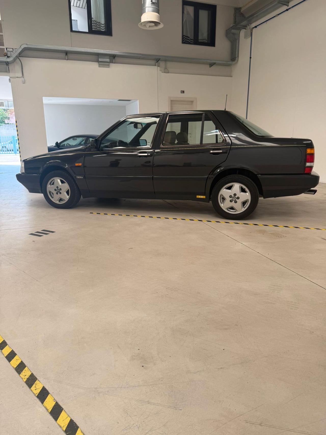 Lancia Thema Ferrari