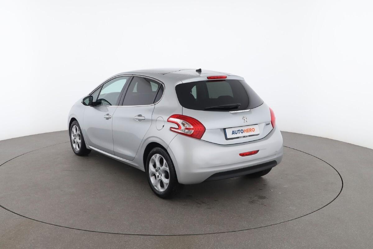 Peugeot 208 PureTech 82 5 porte Allure