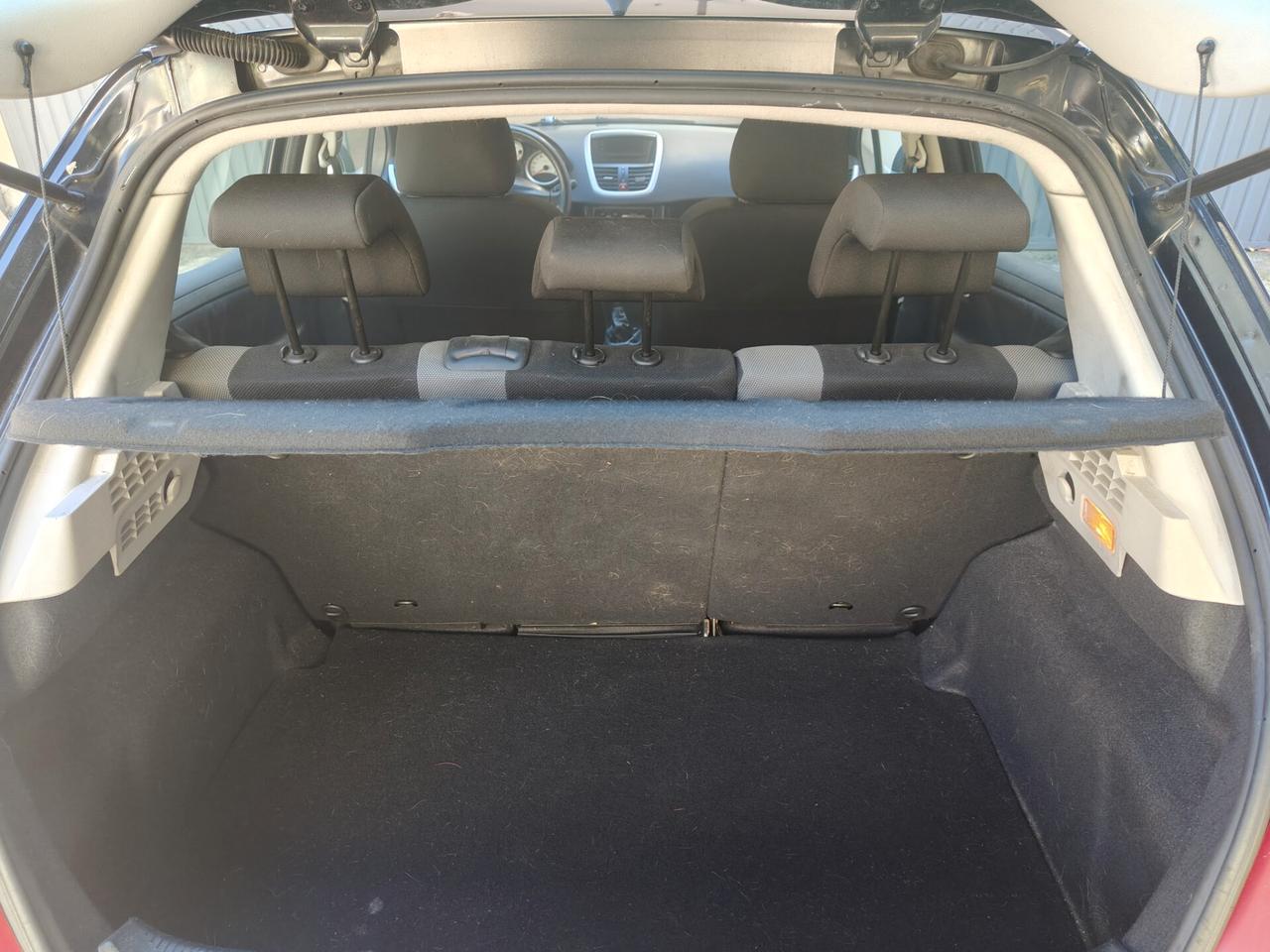 Peugeot 207 1.4 8V 75CV 5p. X Line