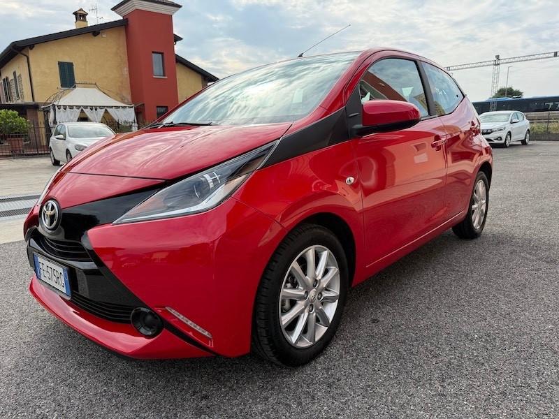 Toyota Aygo 1.0 VVT-i 69 CV 5 porte 9900 KM