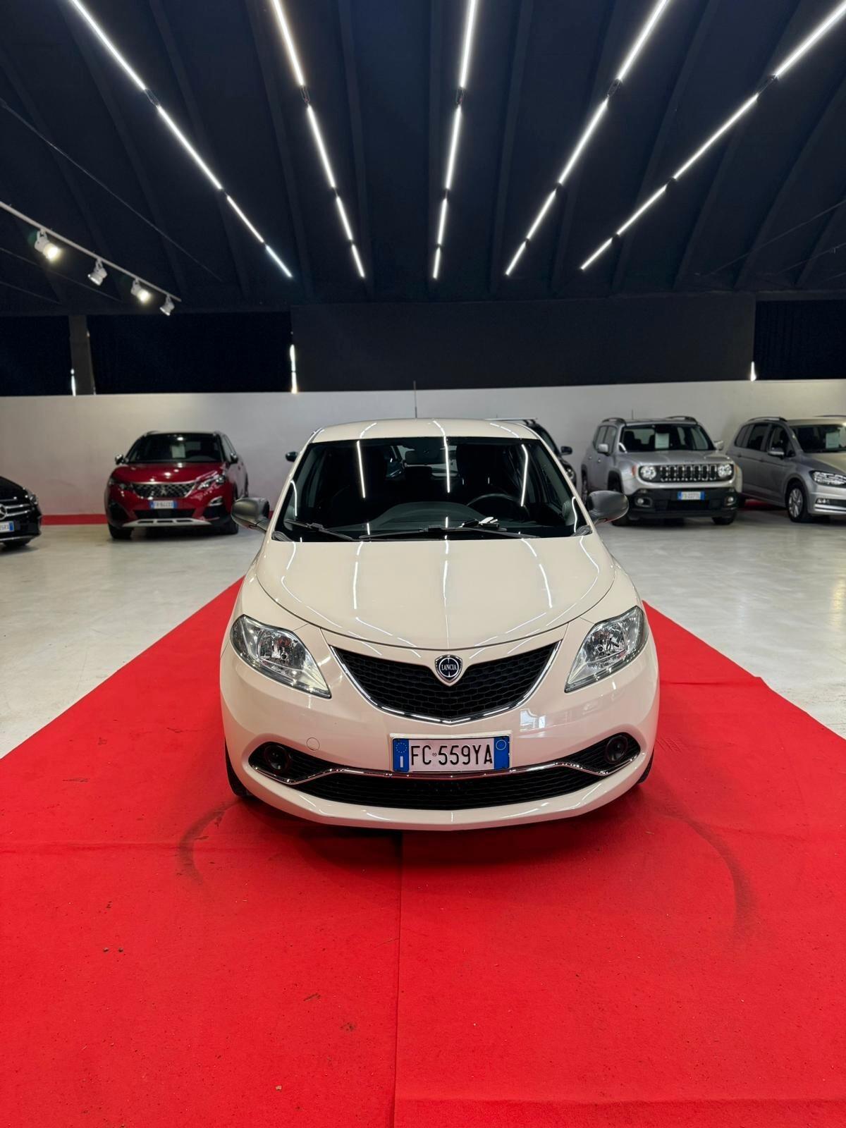 LANCIA YPSILON NEOPATENTATI