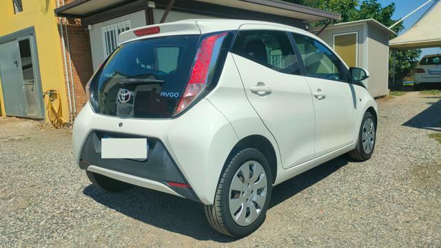 TOYOTA Aygo 1.0 VVT-i 69 CV 5P. x-cool 38000KM UN PROPRIETARIO