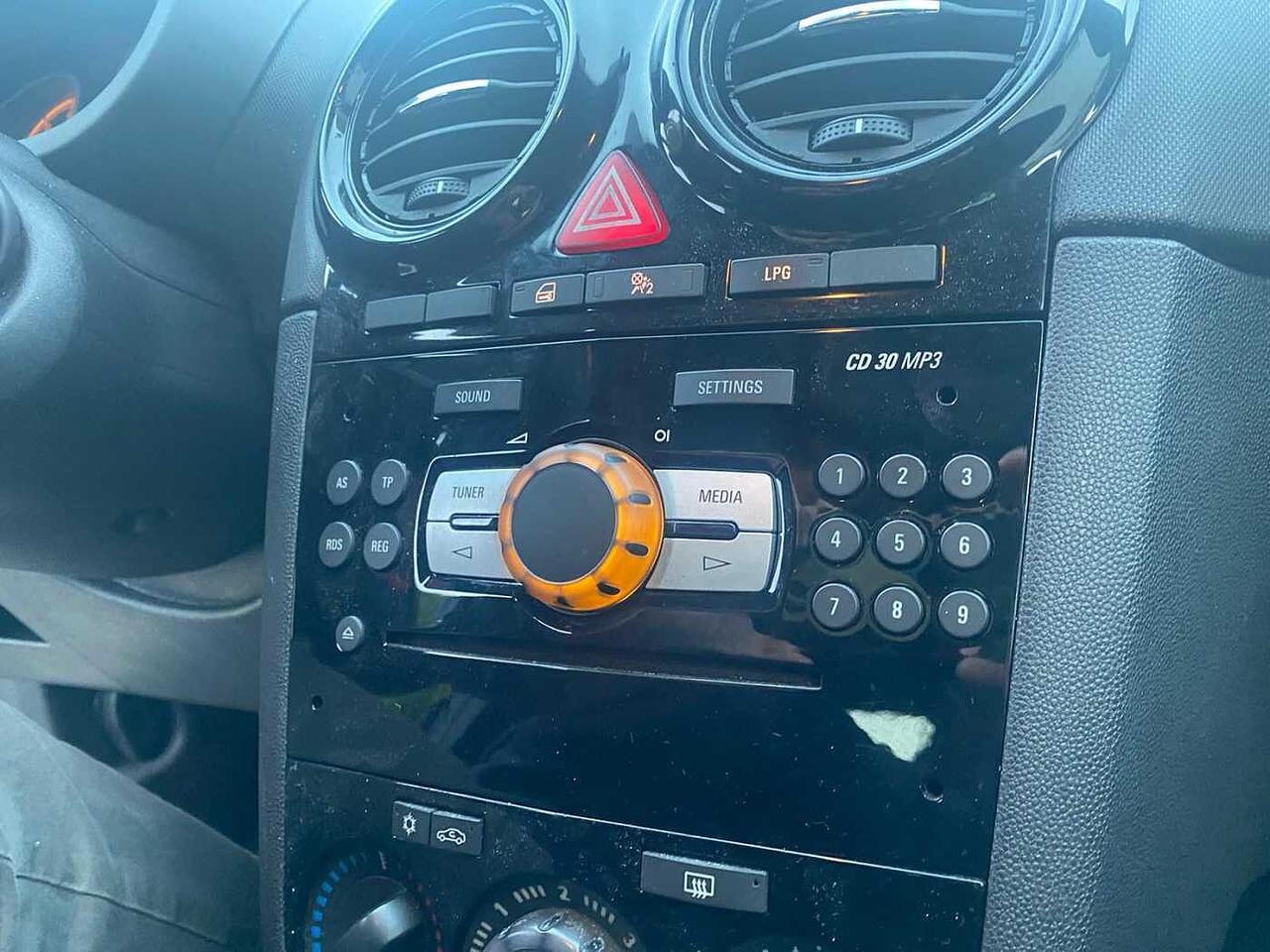 Opel Corsa 1.2 85CV GPL RISERVATO OPERATORI DEL SETTORE