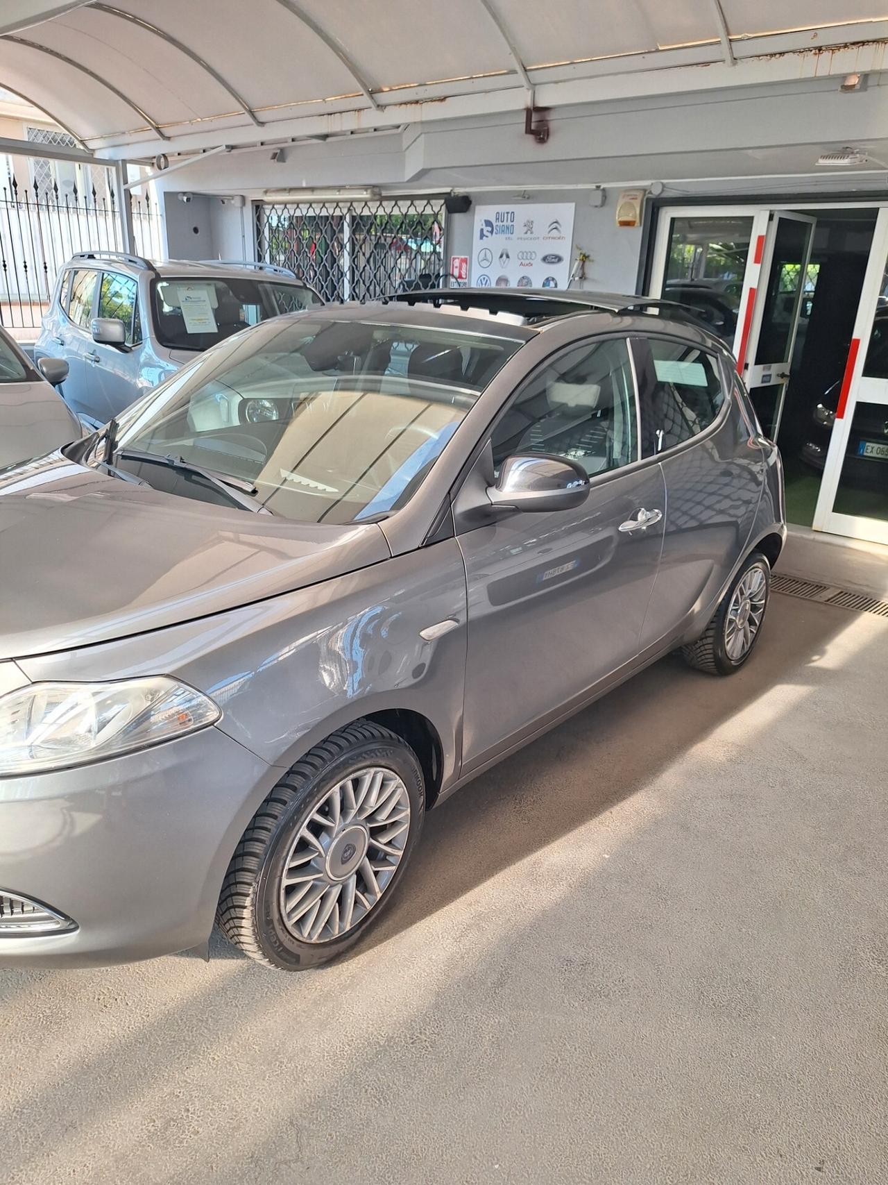 Lancia Ypsilon 0.9 TwinAir 85 CV 5 porte S&S Platinum Tetto Panoramico Apribile
