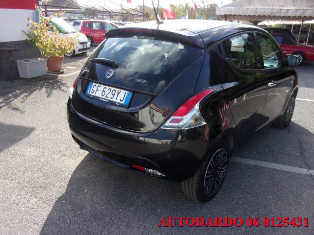 LANCIA Ypsilon 1.0 FireFly 5 porte S&S Hybrid Ecochic Gold