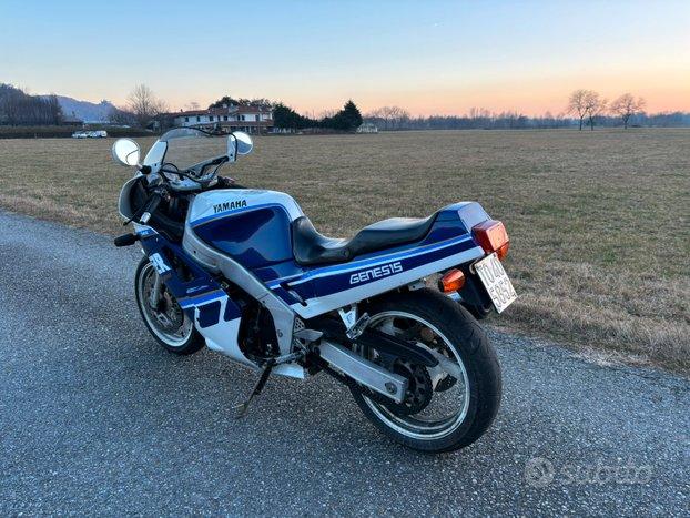 Yamaha fzr 1000 genesis totalmente restaurata