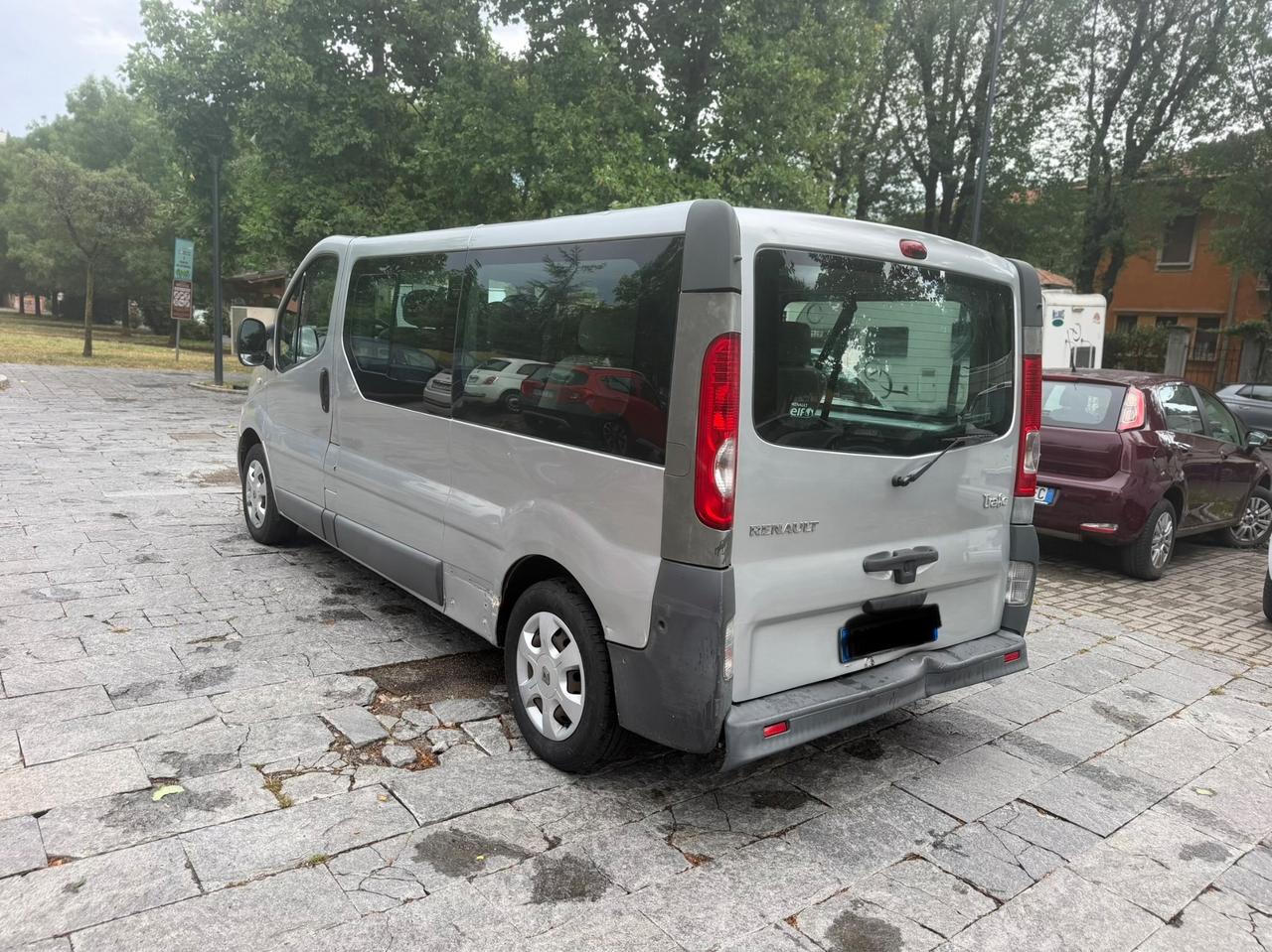 Renault Trafic T29 2.0 dCi/115 PL-TN Passenger 9 posti