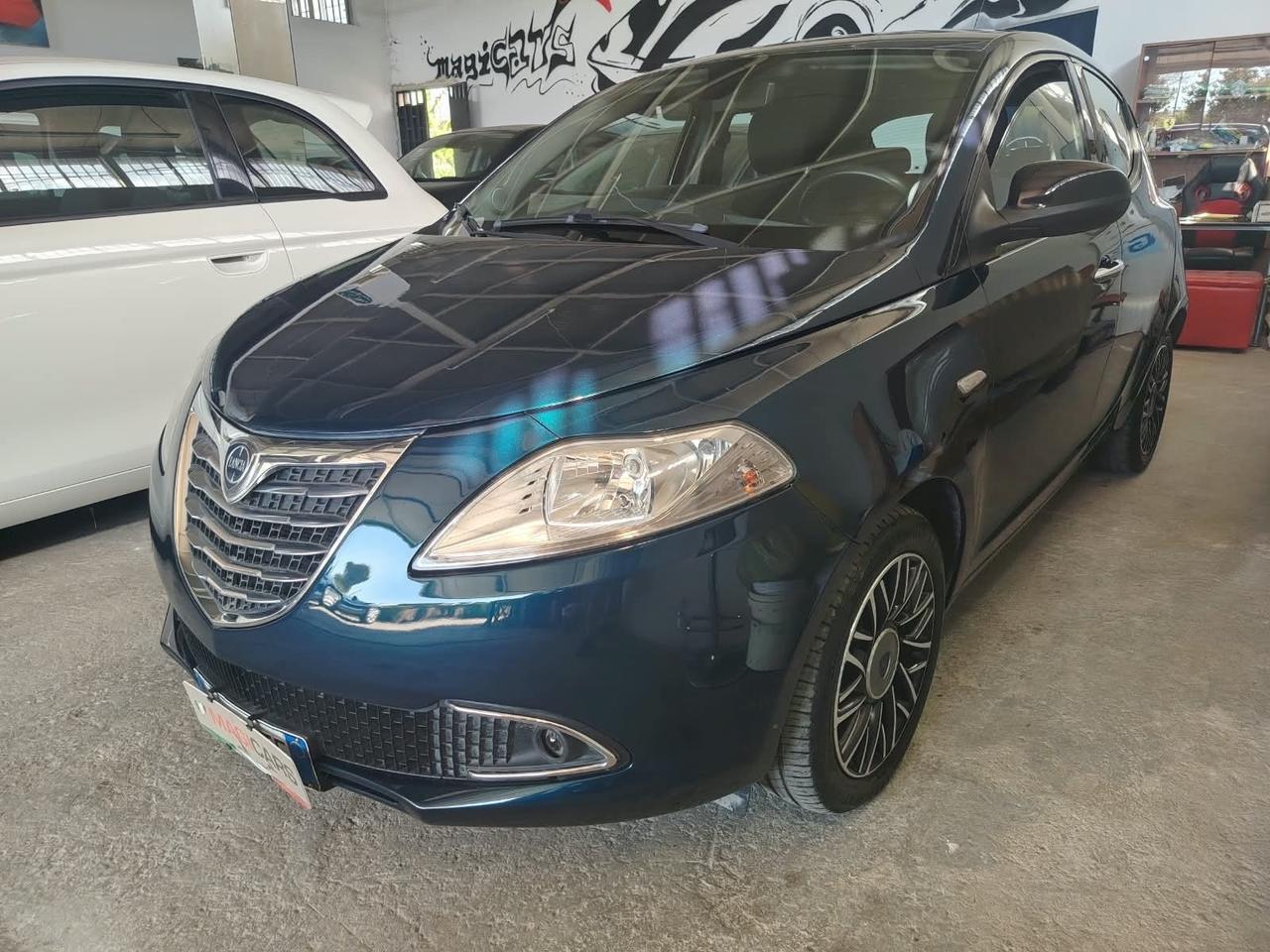 Lancia Ypsilon 1.3 MJT 16V 95 CV 5 porte S&S 30th Anniversary