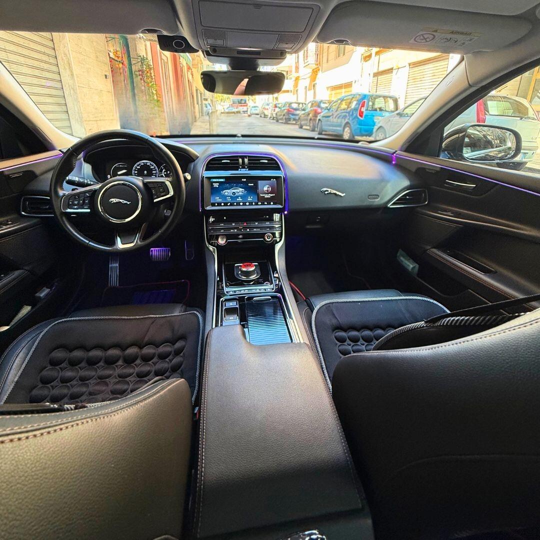 Jaguar XE 2.0 D 180 CV aut. R-Dynamic HSE