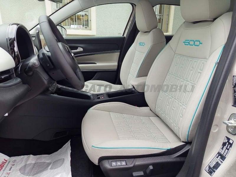 FIAT 600 600 1.2 hybrid La Prima II 110cv auto