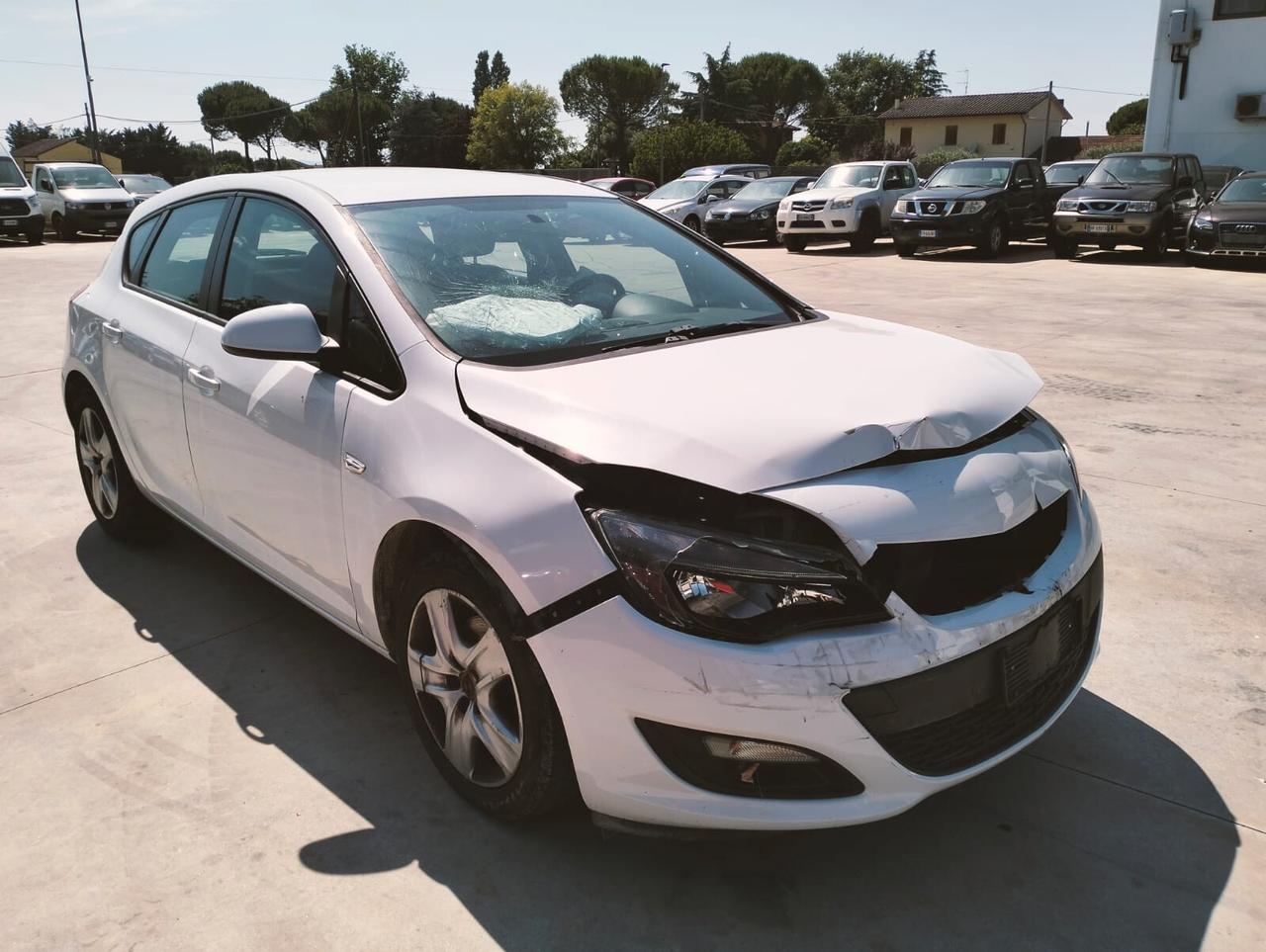 Opel Astra 1.6 CDTI - SINISTRATA -