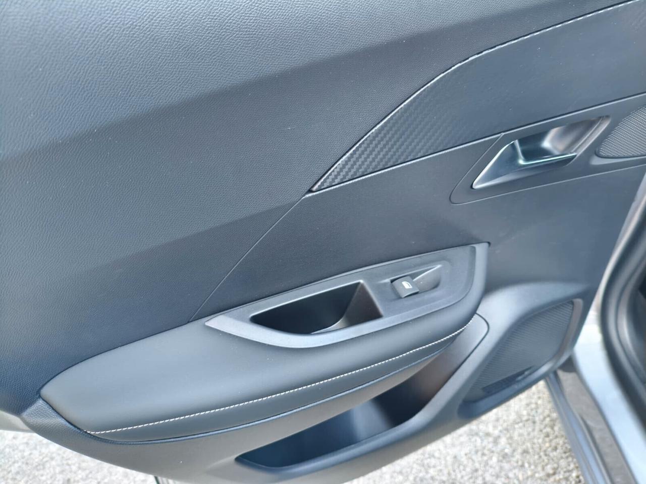 Peugeot 2008 Hybrid 145 e-DCS6 Allure