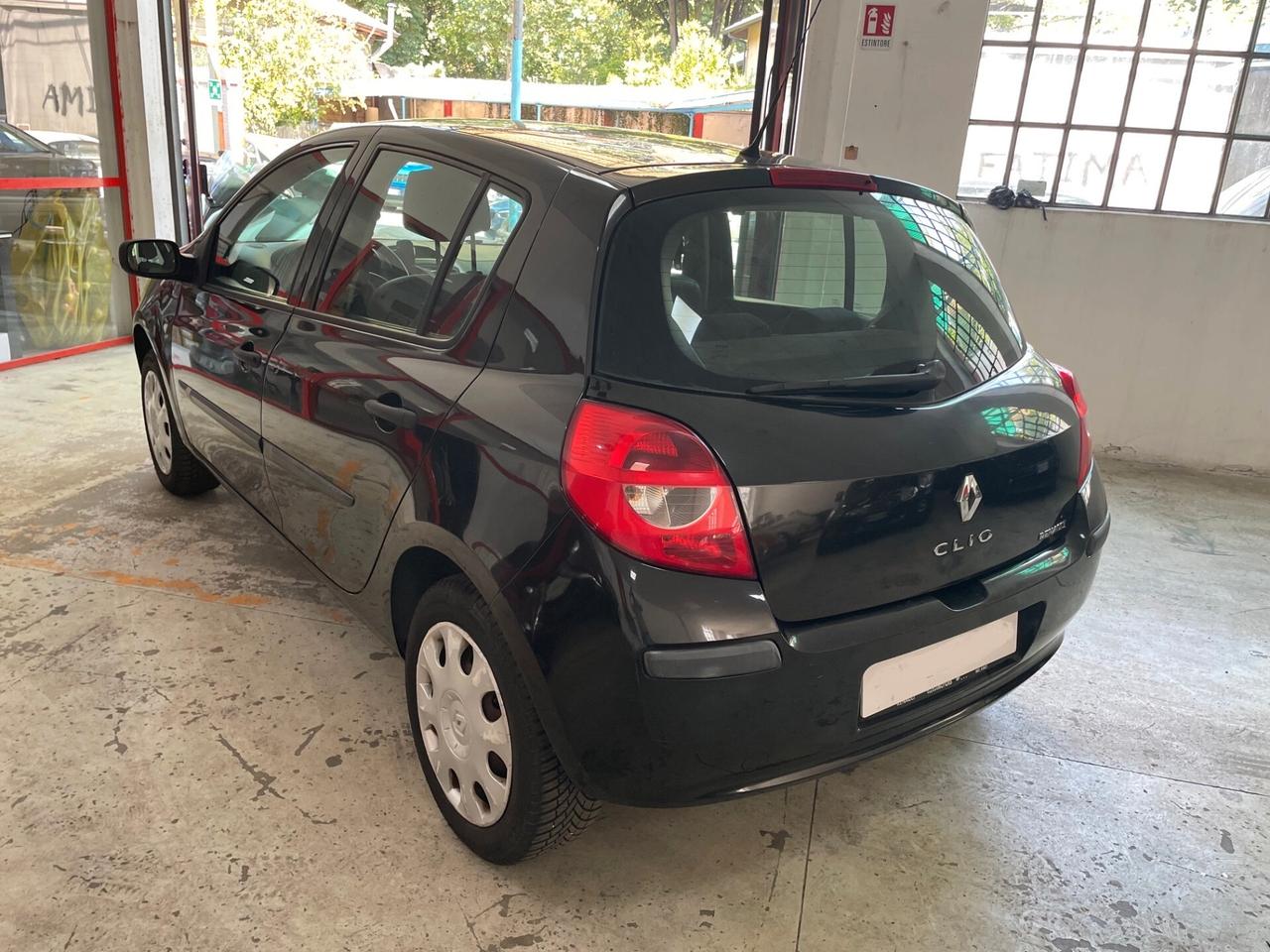 Renault Clio 1.4 16V 5 porte Dynamique