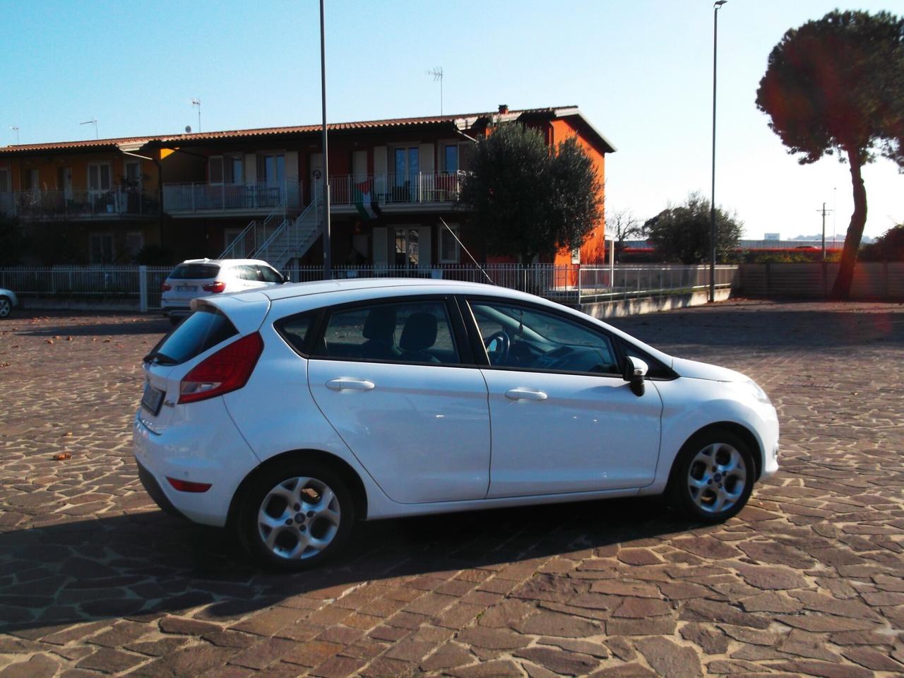 Ford Fiesta 1.4 GPL Neopatentati 2012