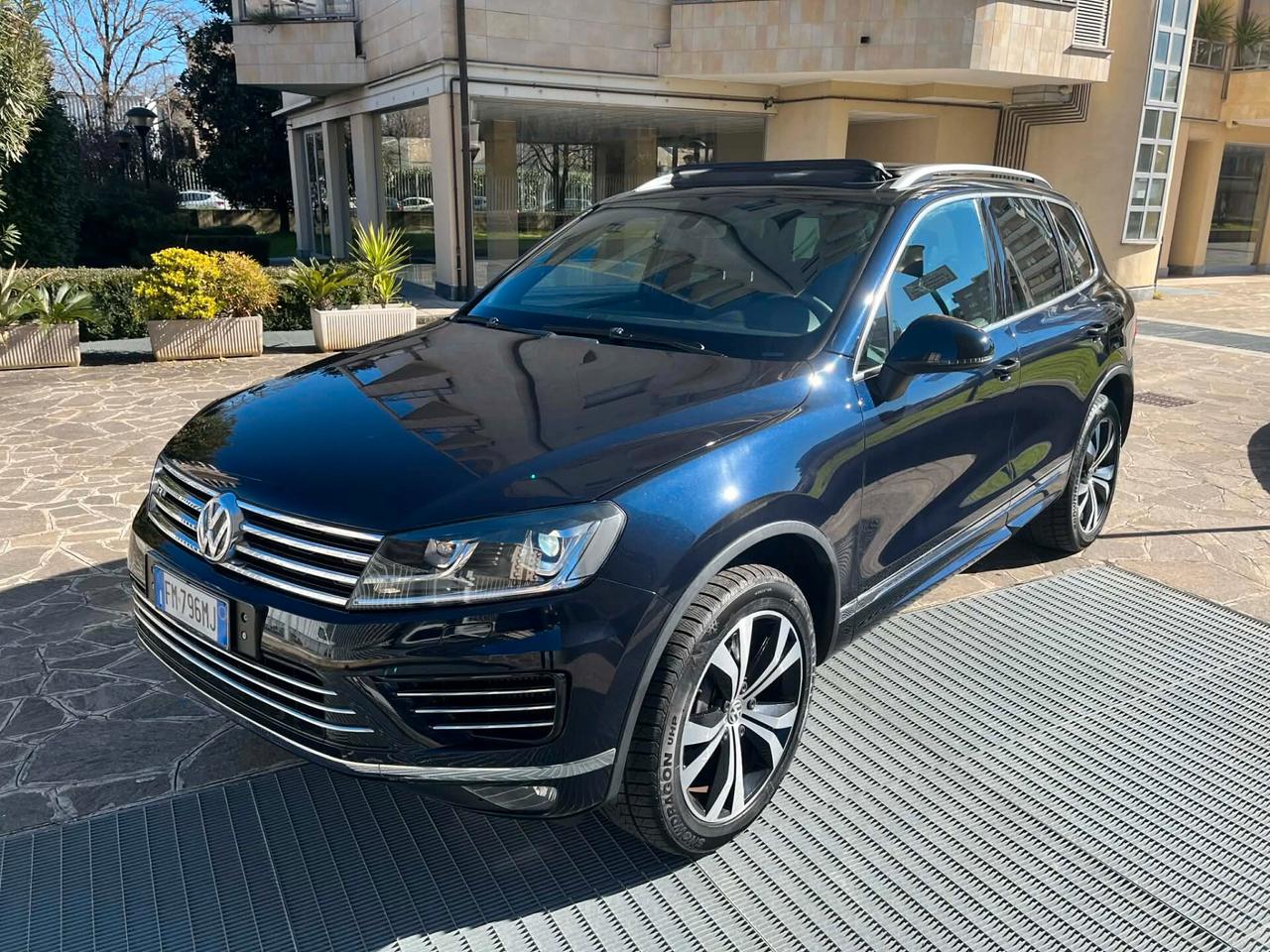 Volkswagen Touareg 3.0 TDI 204 CV tiptronic R-Line imm. 11/2017