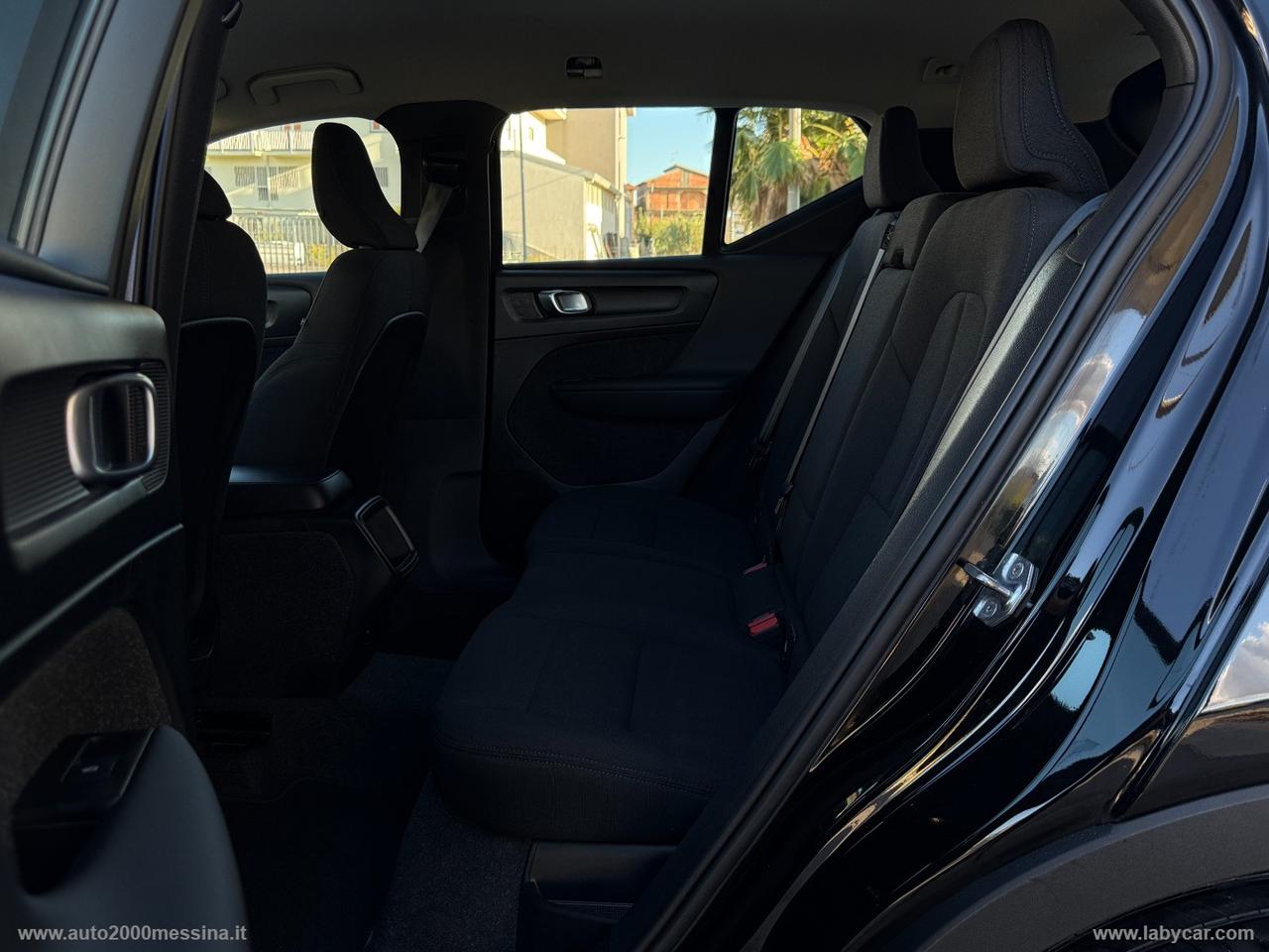 VOLVO XC40 T2 Momentum Core