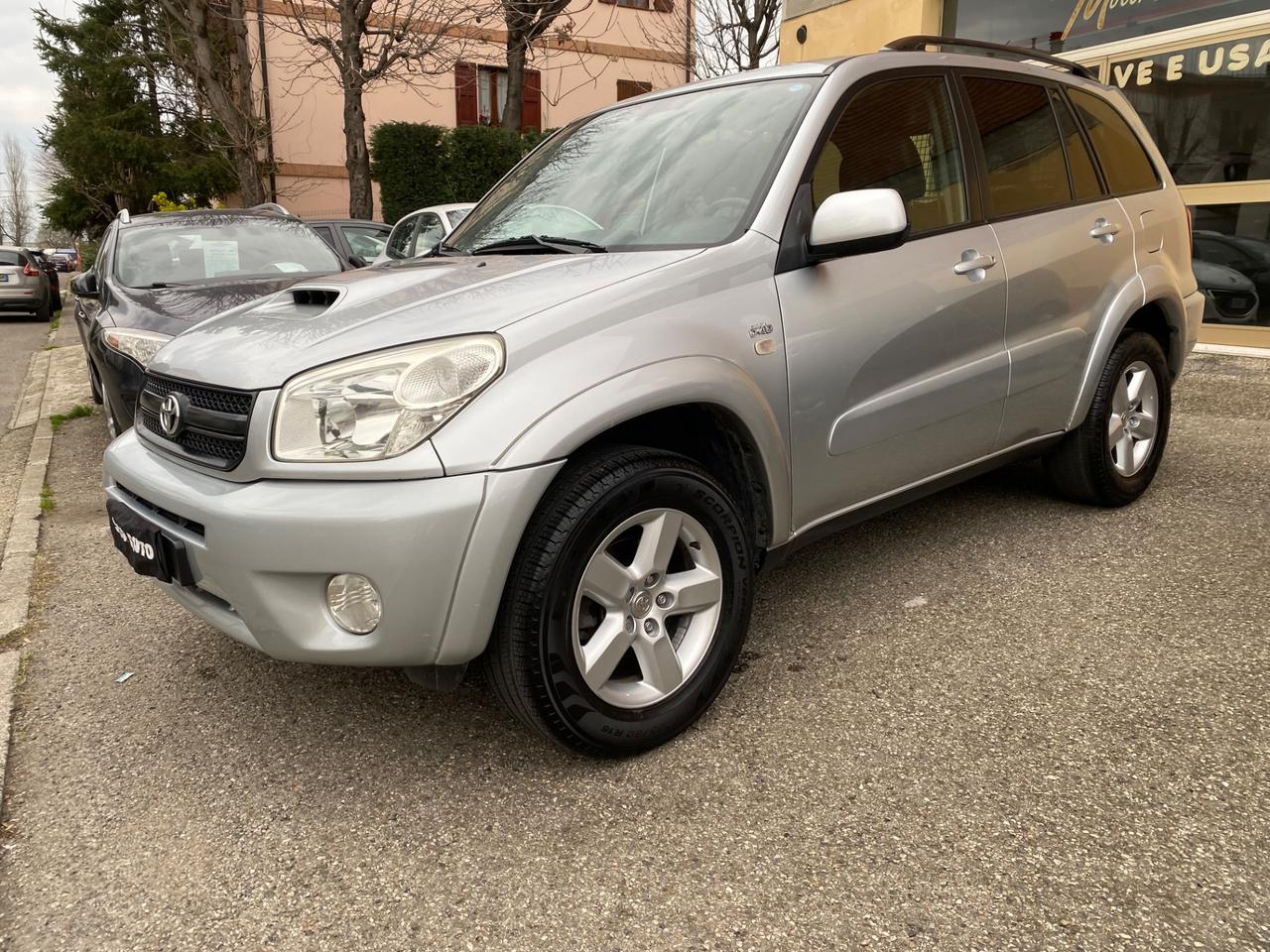 Toyota RAV 4 RAV4 2.0 AWD D-4D cat 5 porte Sol NEOPATENTATI!!!