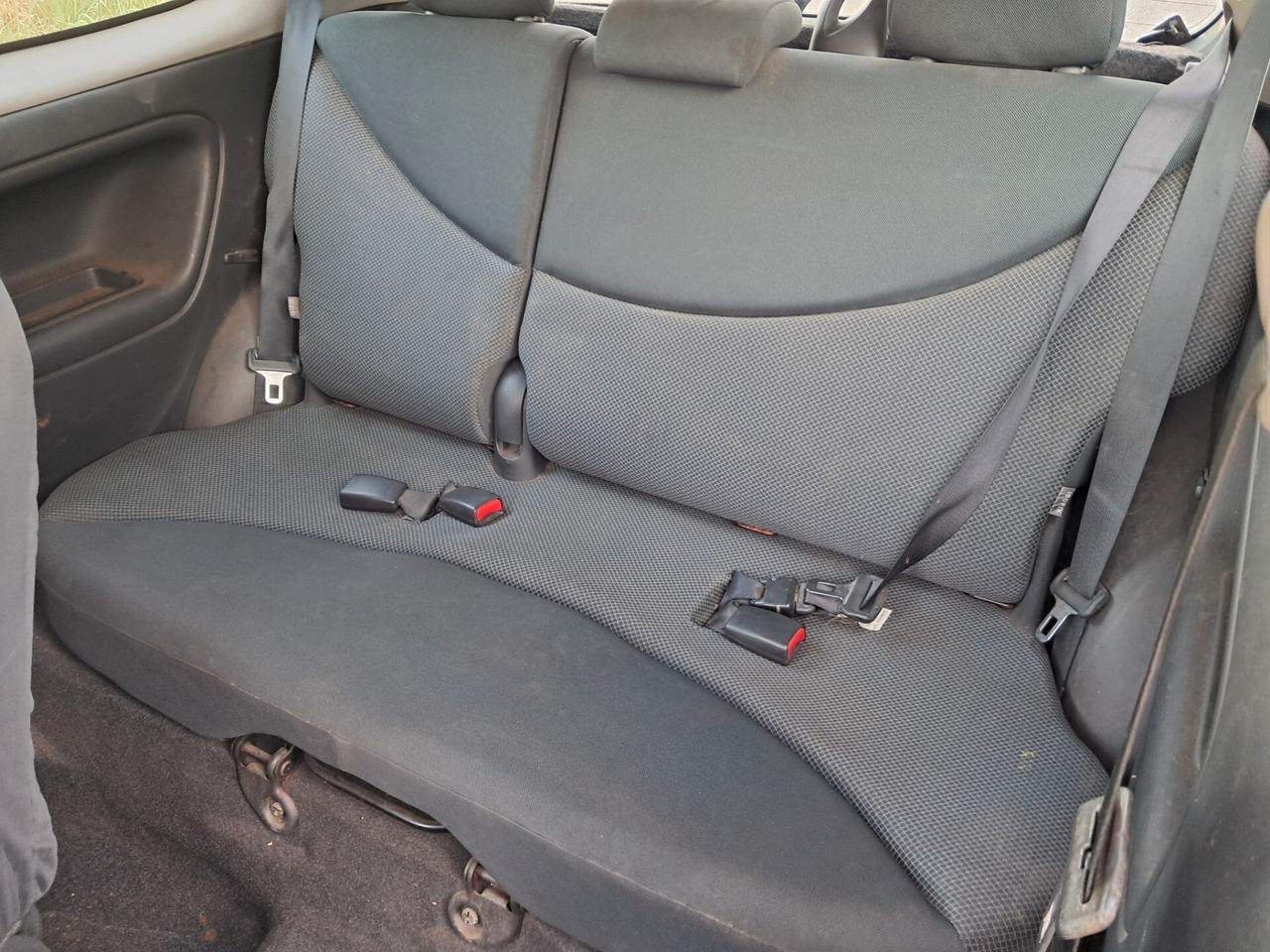 TOYOTA YARIS BENZINA