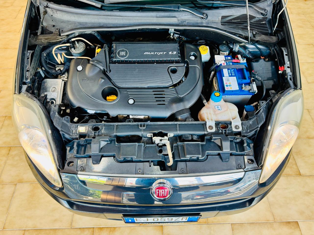 Fiat Punto 1.3 Mjt 95 CV 5 porte Distribuz. Nuova